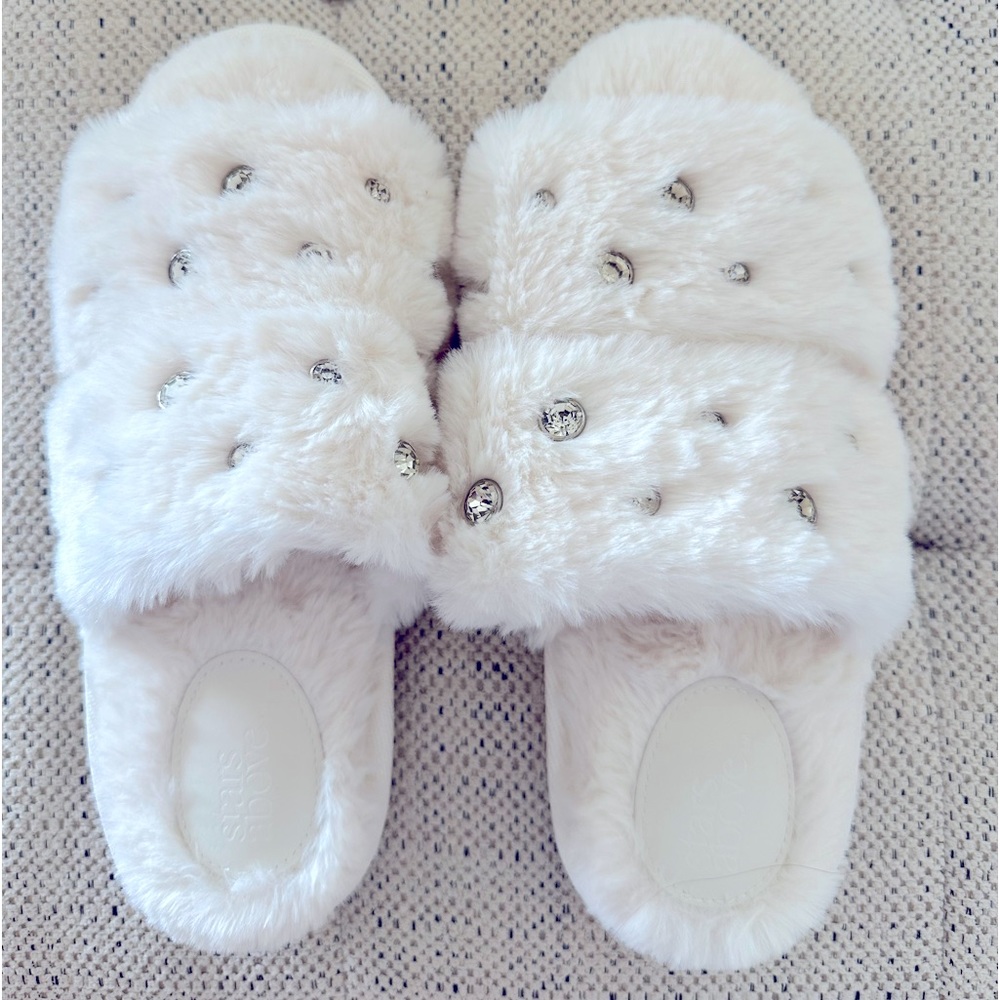 Plush Comfy House Slippers !